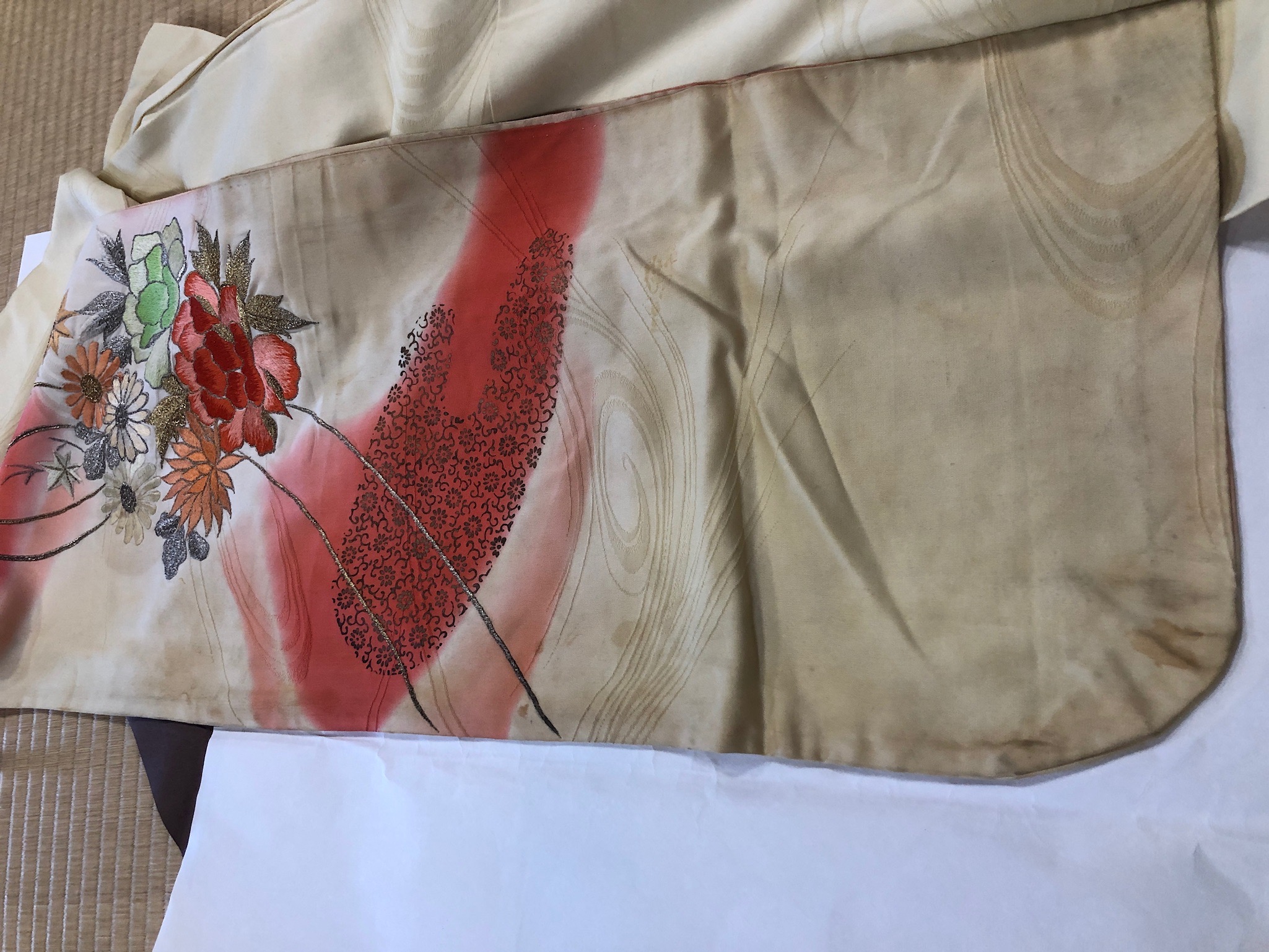 糟屋郡須恵町からお預かりした振袖の加工事例写真3