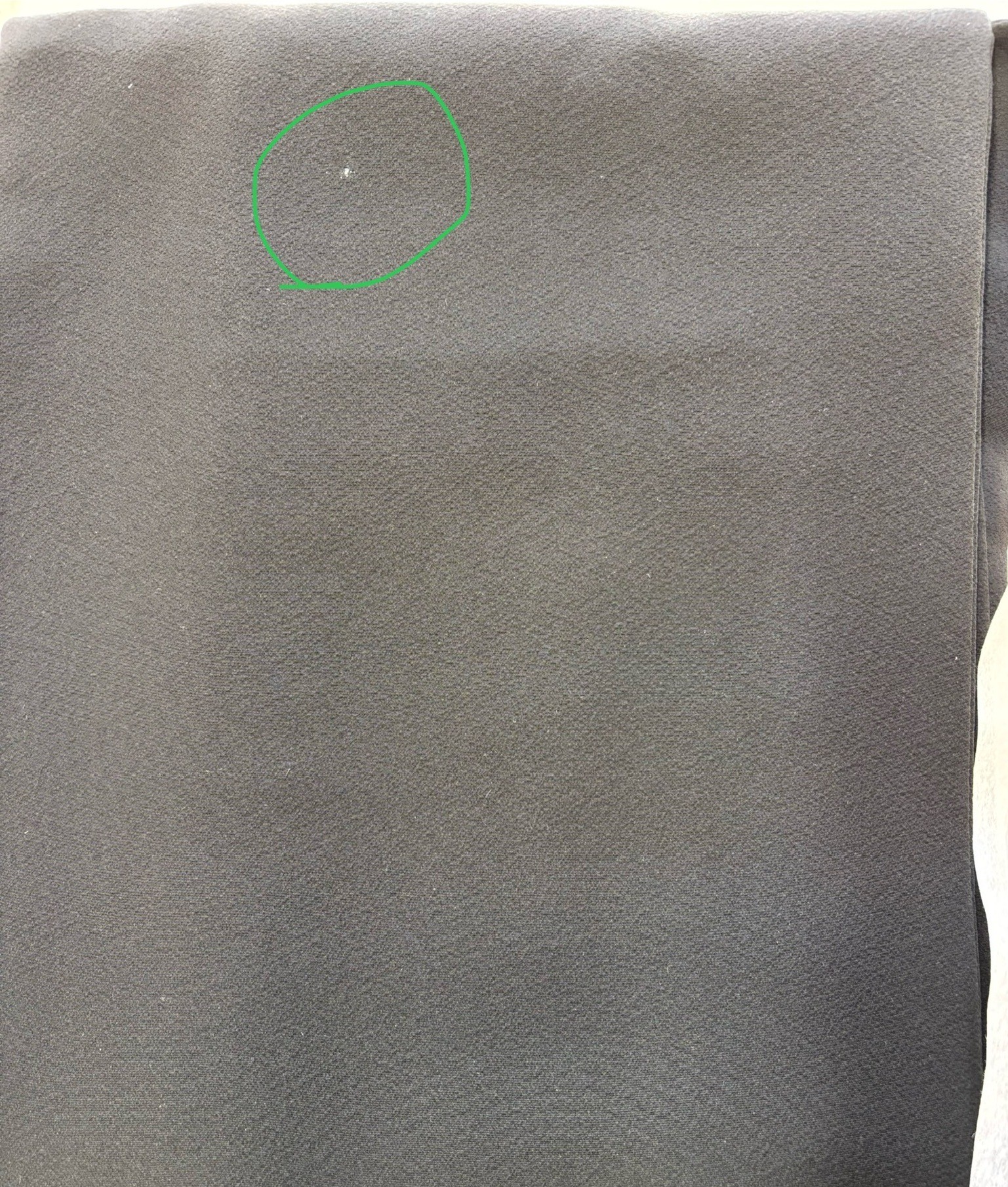 糸島市からお預かりした喪服の処置前の状態2