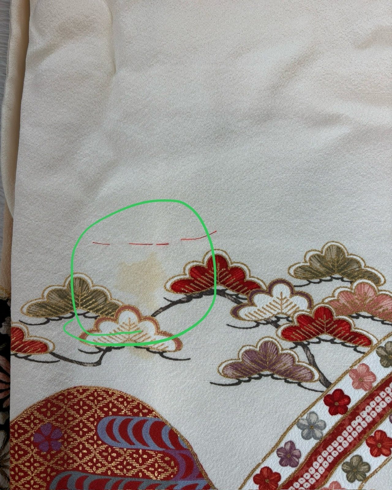 振袖のお手入れ前の状態 4